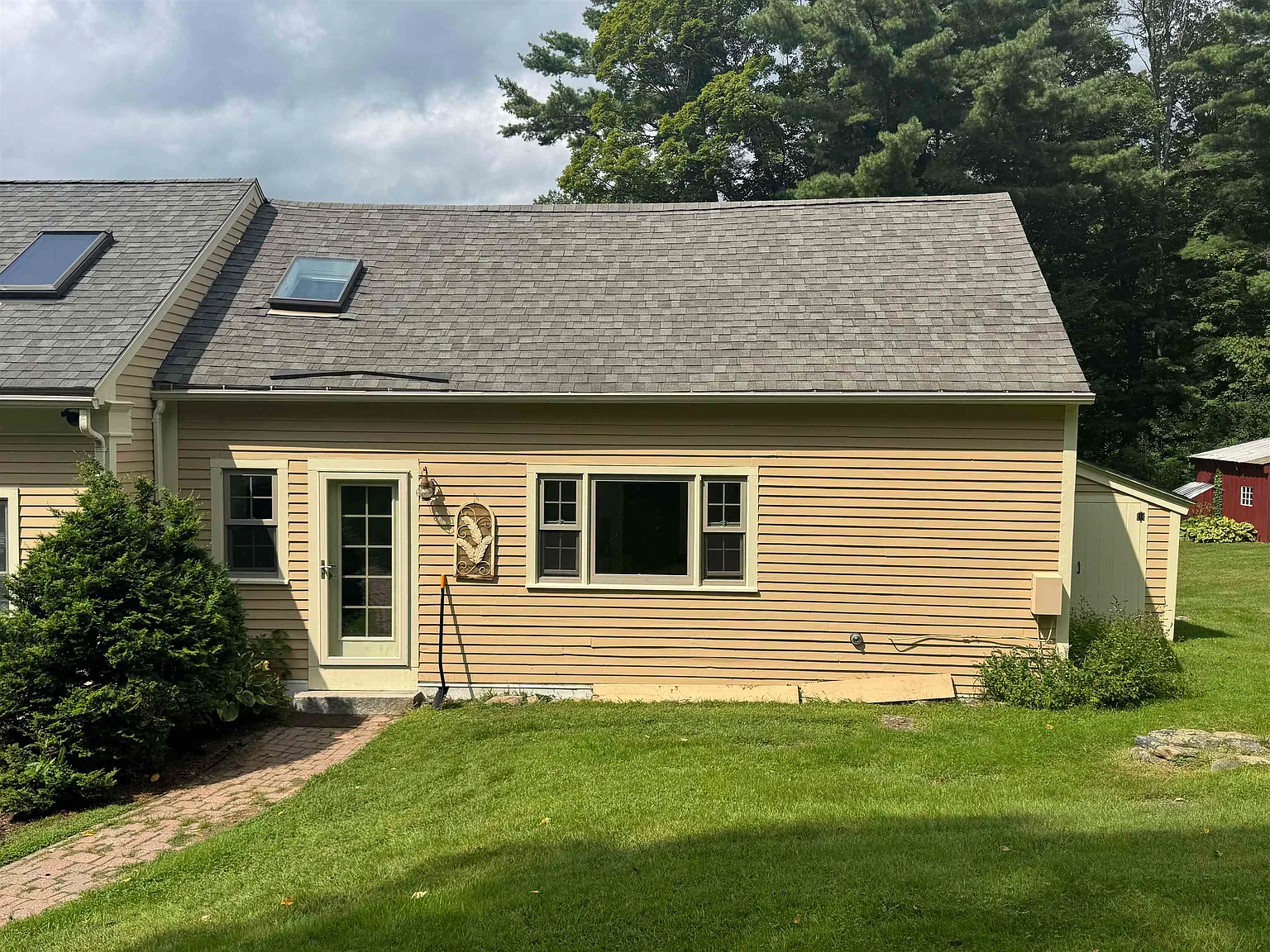 1 bed, 700 sqft, $1,300 — Photo 1