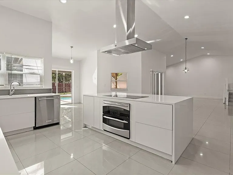 6135 Crystal View Dr — Photo 7
