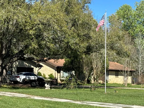 123 Jefferson Ln, Goodrich, TX 77335