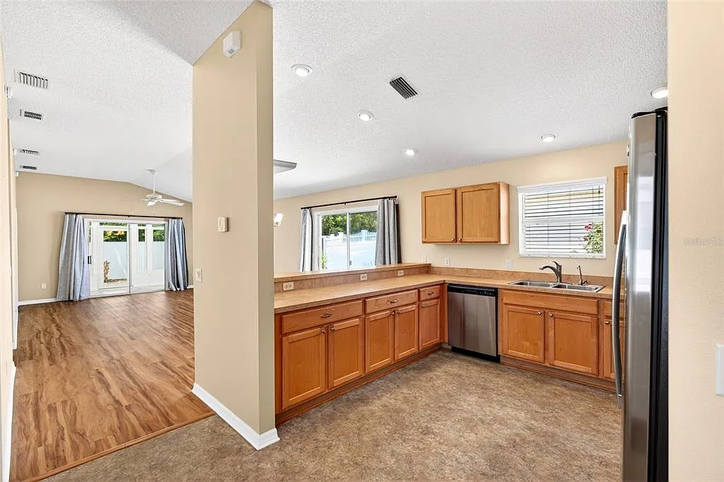 Building Photo - 430 Calvert Ter