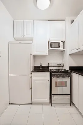 Sold by The Gonzalez Property Group LLC | media 3