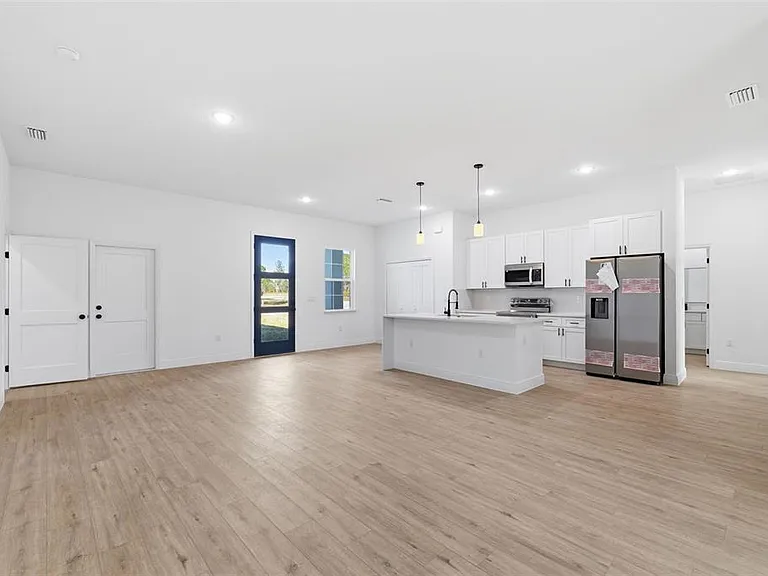 2652 W Paragon Ln — Photo 9