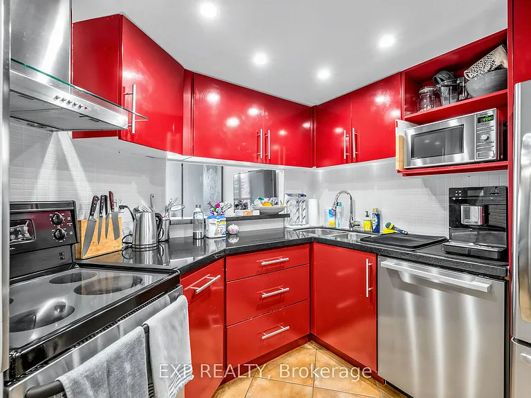 77 Maitland Pl #1127 — Photo 5
