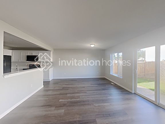 5th image of 18602 29th Ave E