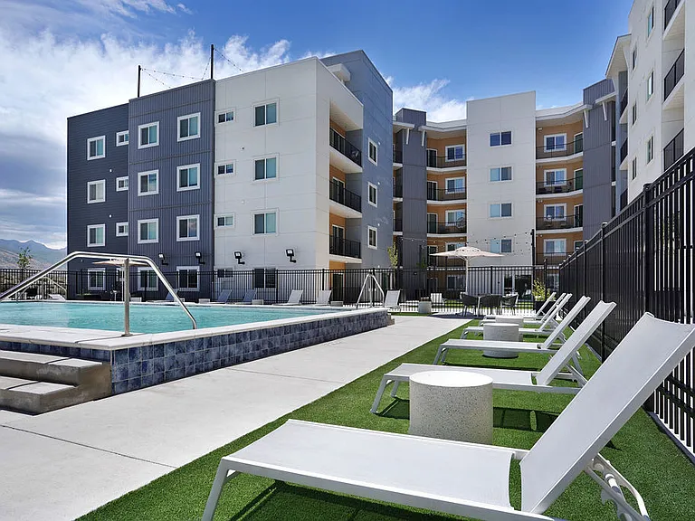 Skyline Peaks Apartments — Photo 80