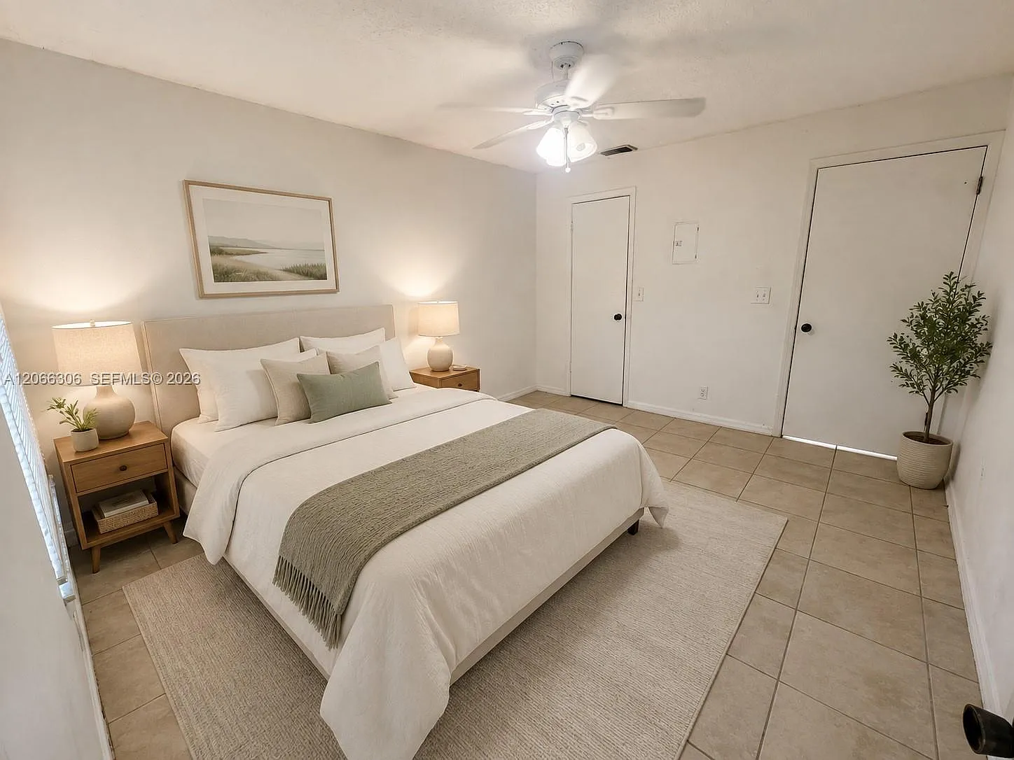 Coral Key Condo — Photo 2