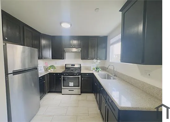 2434 E 115th Pl — Photo 7