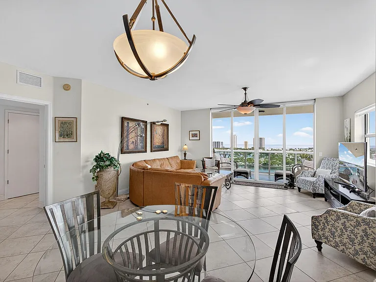 2640 Lake Shore Dr #1716 — Photo 28