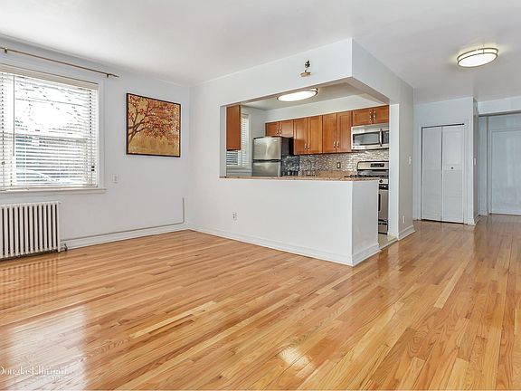 2nd image of 181 Warner Ave