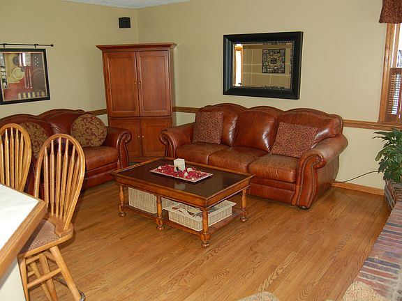 4th image of 128 Glenbrook Dr