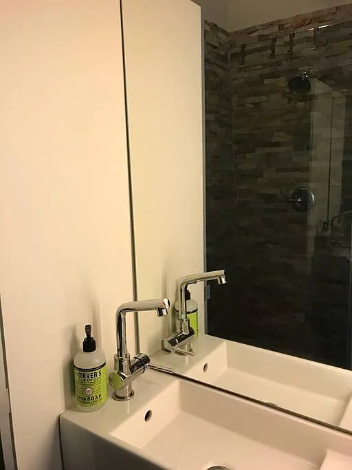 1 bed, 700 sqft, $1,900 — Photo 2