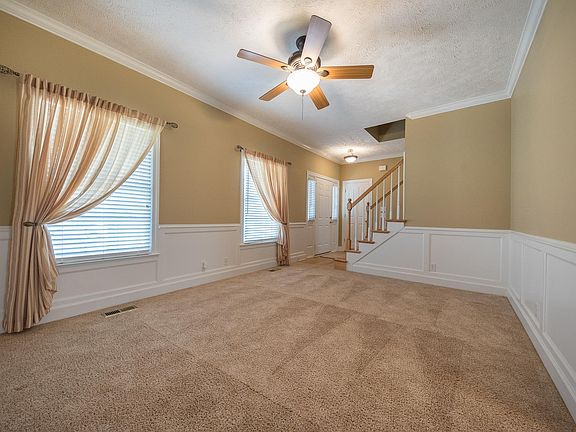 4th image of 2421 Franklin Ln