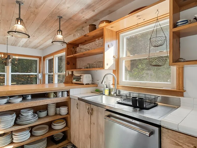 24 Jacqueline Dr — Photo 11