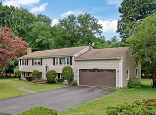 17 Brewster Dr, Bridgewater, MA 02324