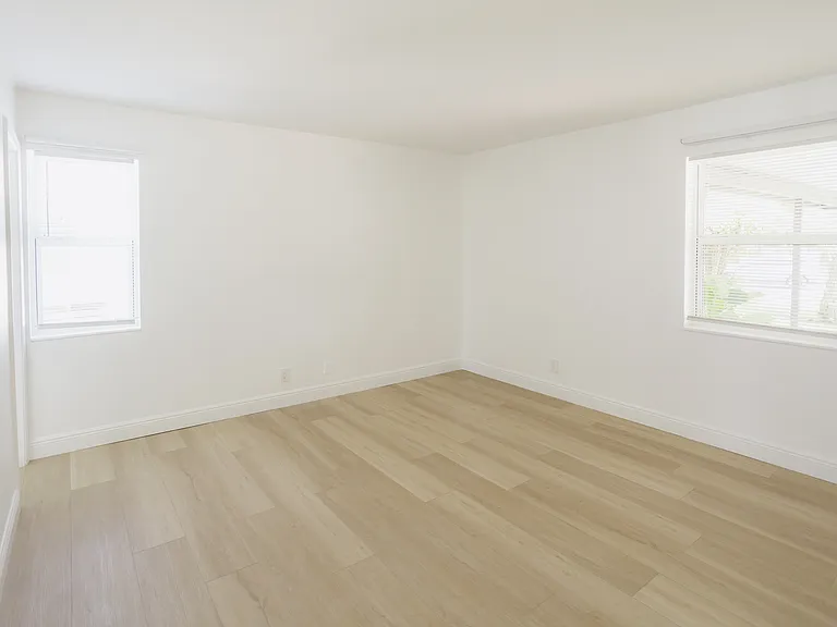 4409 Empress St — Photo 9