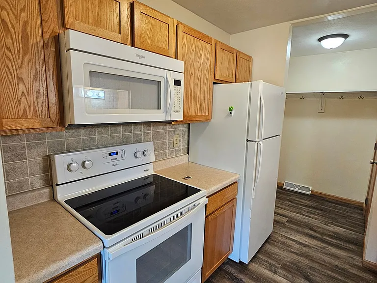 219 S Chambers Ave — Photo 6