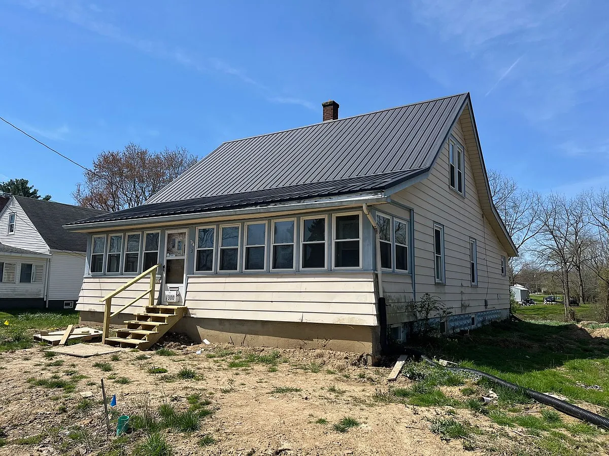 Building Photo - 1300 Myers Ave