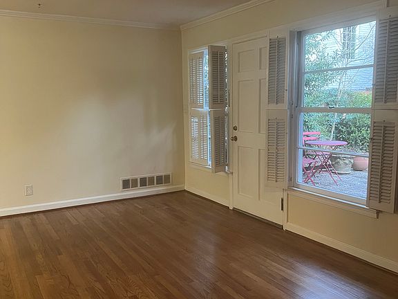4th image of 1922 Dellwood Dr NW #B