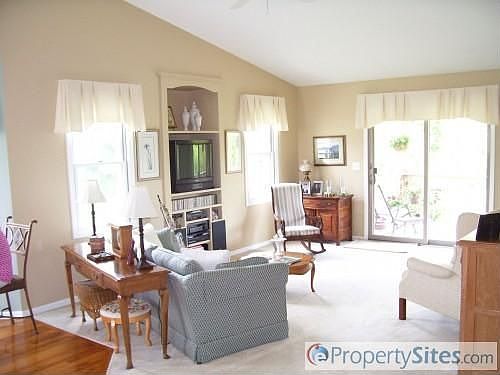 5th image of 243 Creekwood Cir