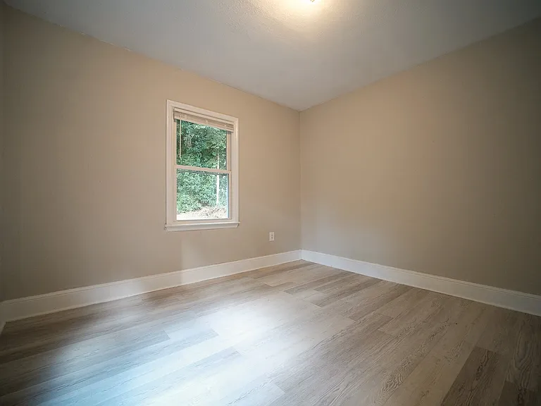 614 Ambassador St — Photo 30