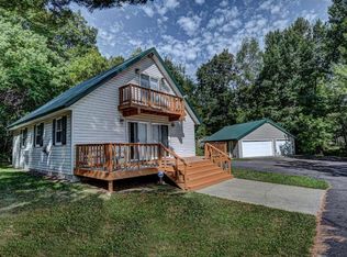 2716 Apple Ln, Rhinelander, WI 54501