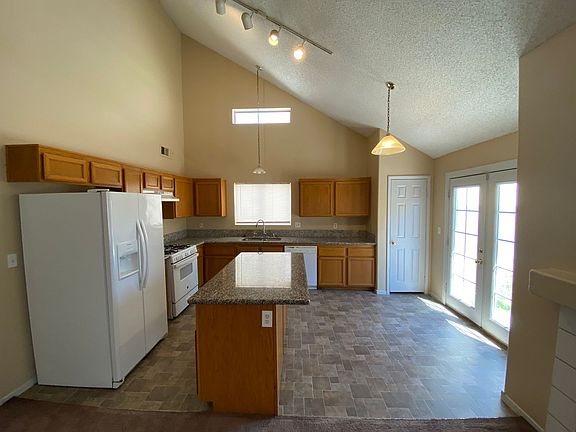 4th image of 3423 Penthouse Pl