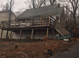 30 Shore Dr, Mahopac, NY 10541