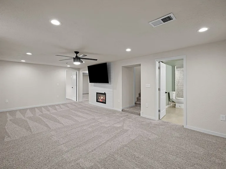 7904 N Crestline St — Photo 20