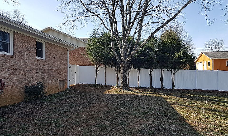 2nd image of 105 Broadford Rd