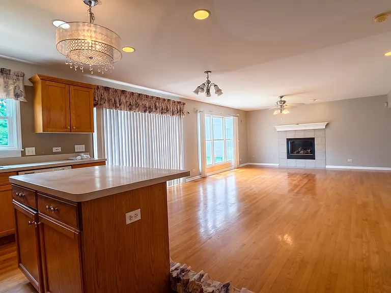 1925 Danube Way — Photo 7