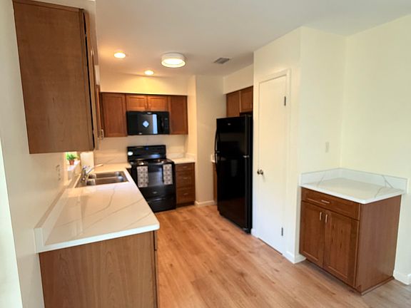 2nd image of 3331 NW 31st Ave