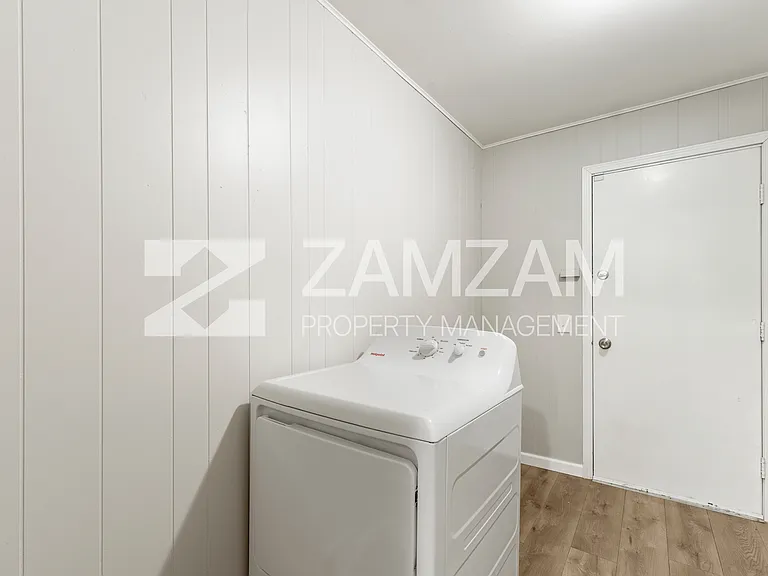 8233 Stephens Rd — Photo 7