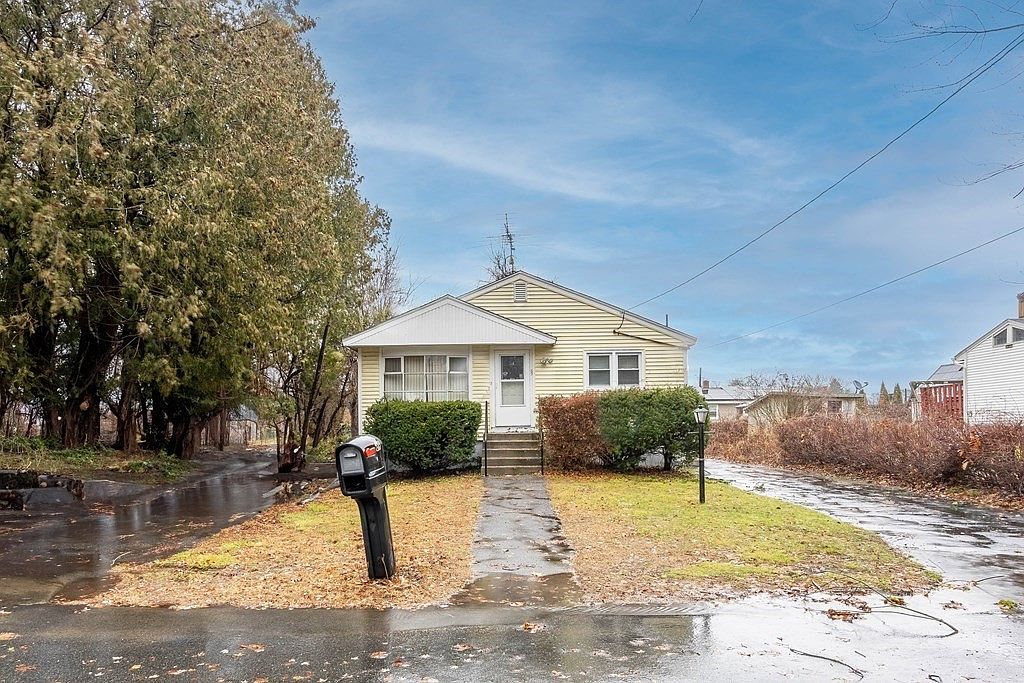 69 Ayer St, Methuen, MA 01844 Zillow