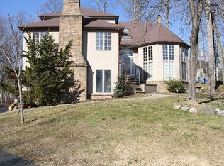 4 Stone Hollow Rd, Montvale, NJ 07645