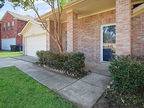 2nd image of 6225 Lennox Ln