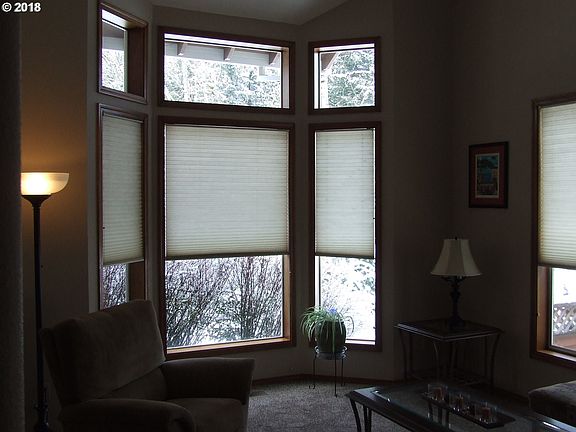 3rd image of 9207 NE 32nd Ave