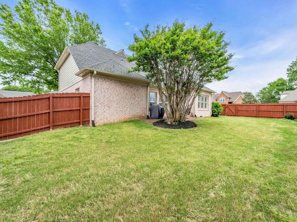 8961 River Pine Dr, Cordova, TN 38016