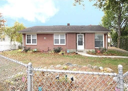 2nd image of 39 Arlmont St