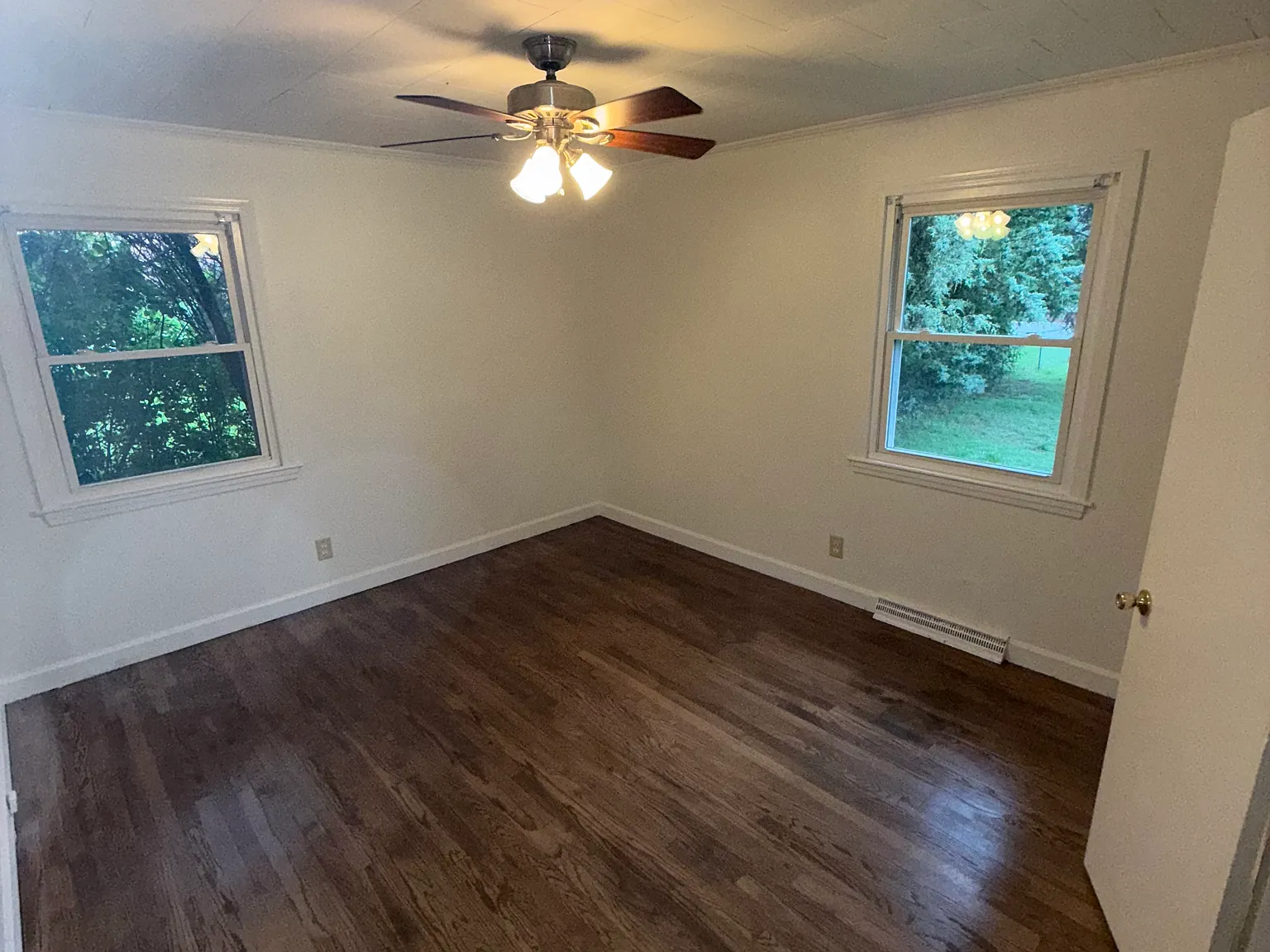 3 bed, 960 sqft, $1,395 — Photo 3