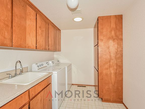 4th image of 5040 Oakmont Pl SE