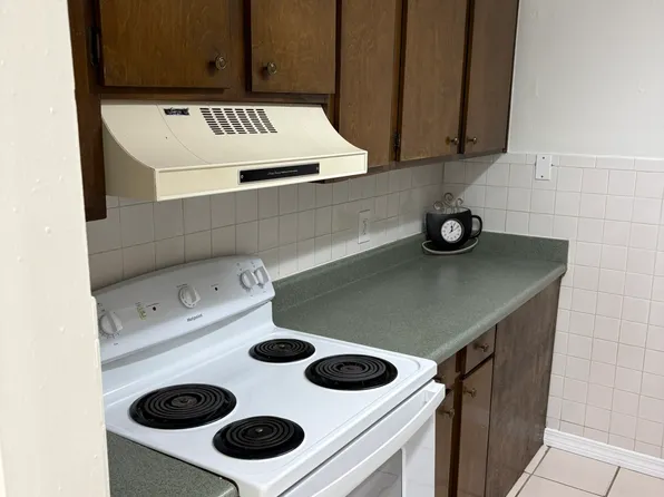 300 Bayou Blvd APT 116, Pensacola, FL 32503