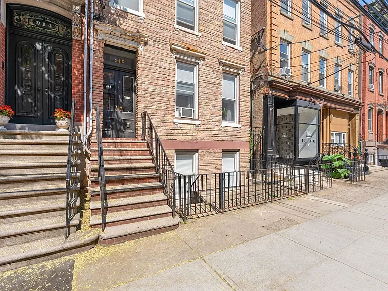 916 Willow Ave #1 — Photo 15