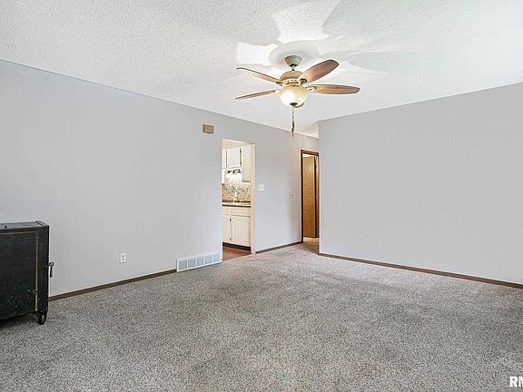 5th image of 1019 Reynolds St