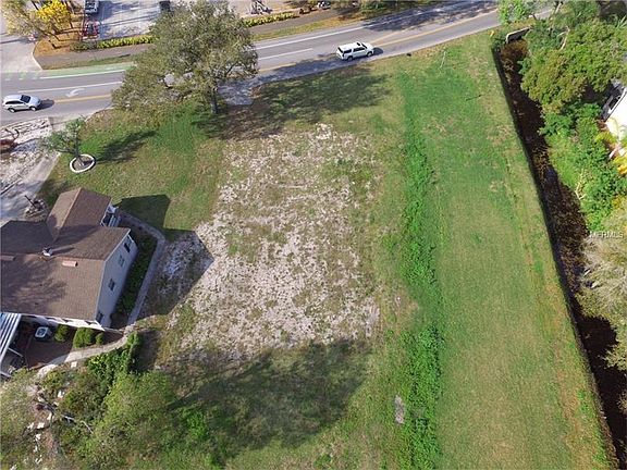 3rd image of 902 Lake Hollingsworth Dr