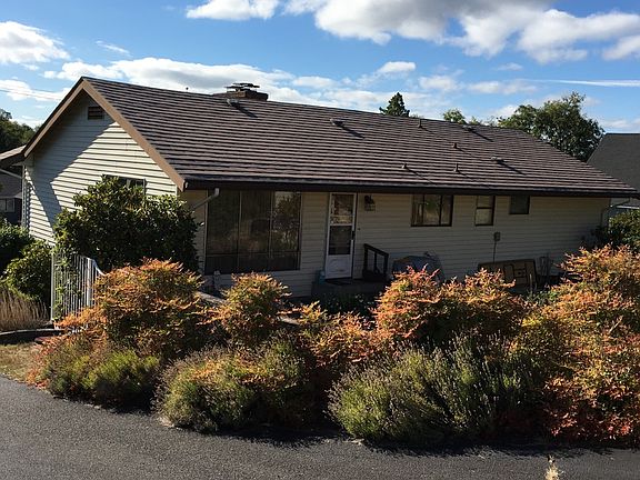 3rd image of 2221 Grandview Dr W