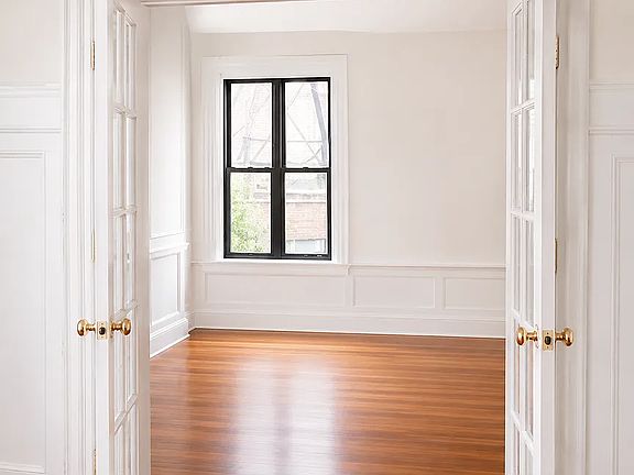 2nd image of 550 Riverside Dr APT 26