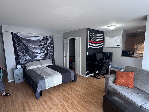 2nd image of 5701 N Sheridan Rd APT 11D
