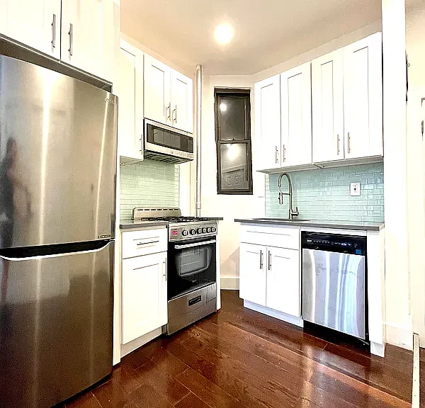 280 W 117th St #1B — Photo 1