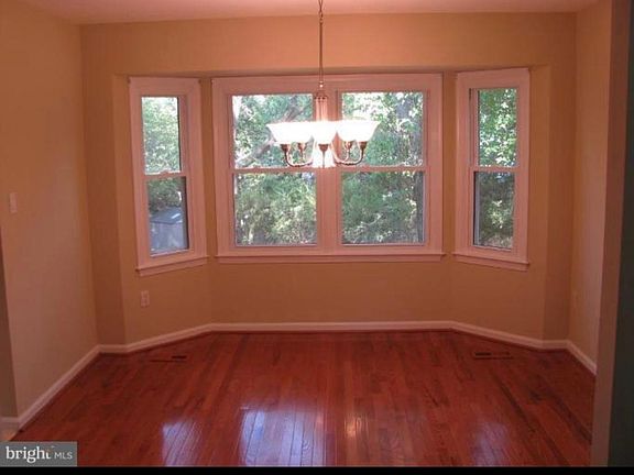 4th image of 3275 Kinross Cir