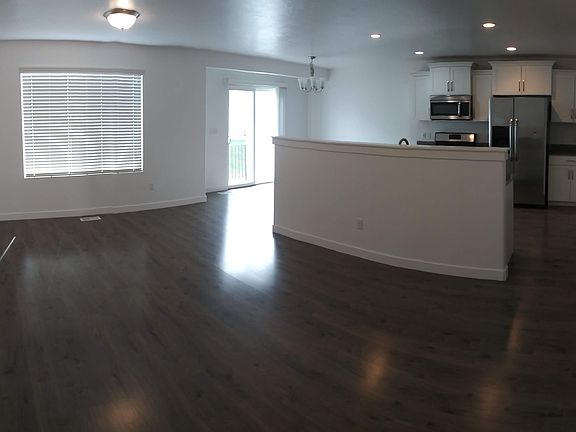 3rd image of 61 E Bluegrass Row